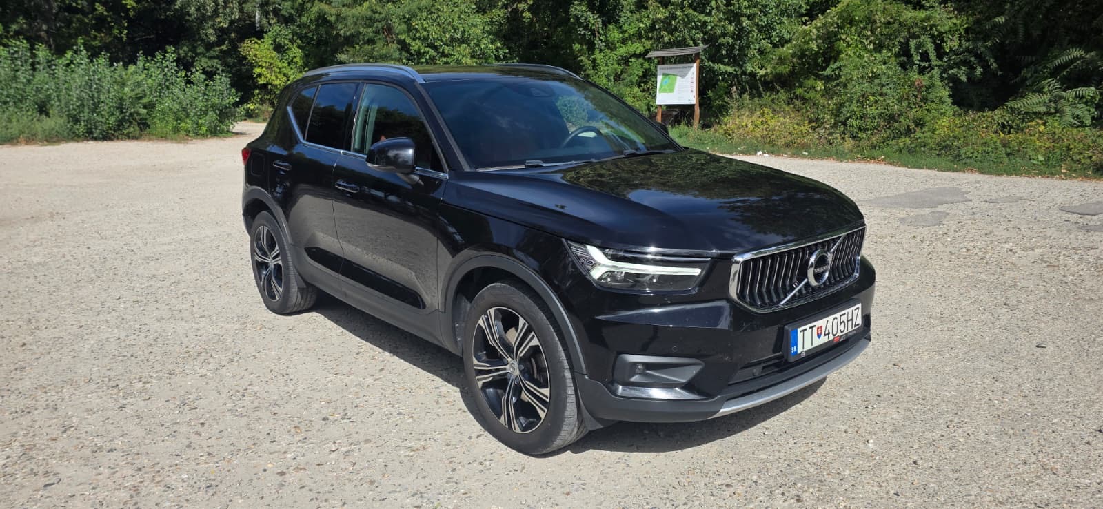 
								Volvo XC40 full									
