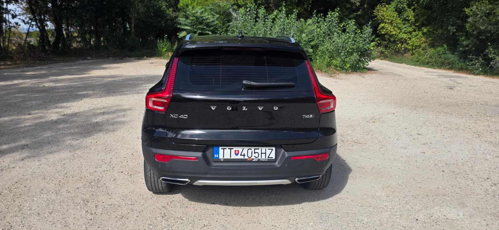 
								Volvo XC40 full									