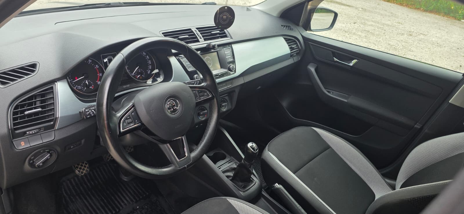 
								Škoda Fabia 1,2TSI full									