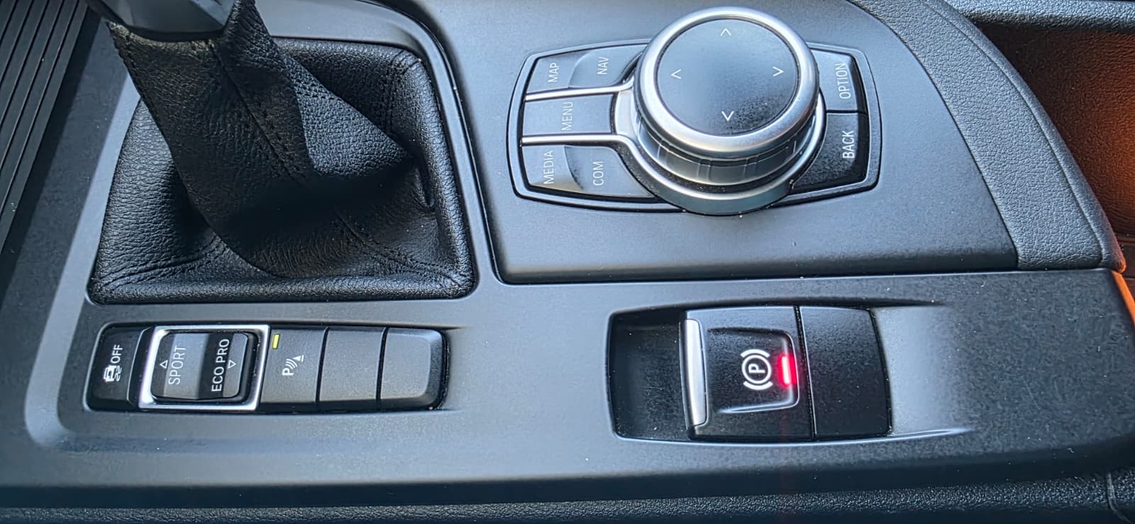
								BMW X1 full									