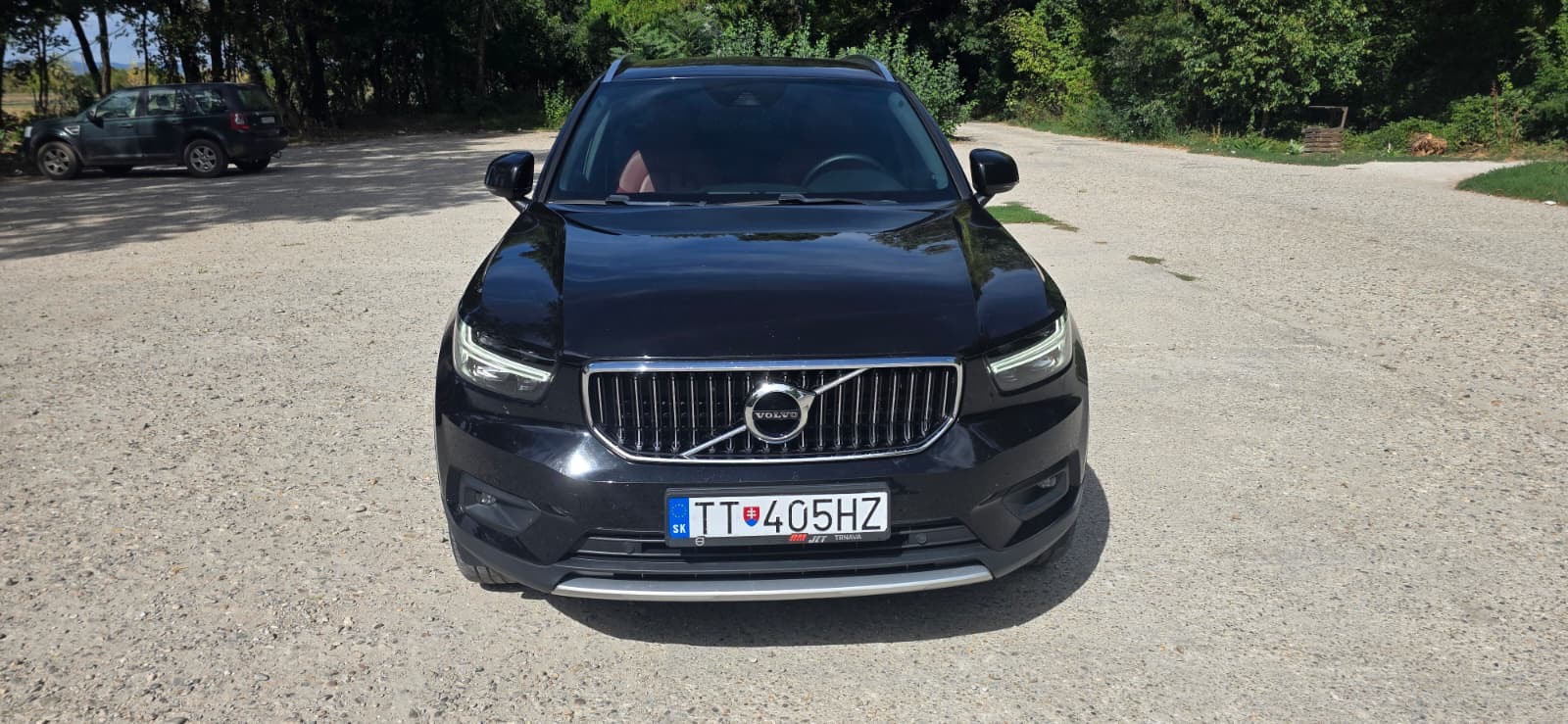 
								Volvo XC40 full									