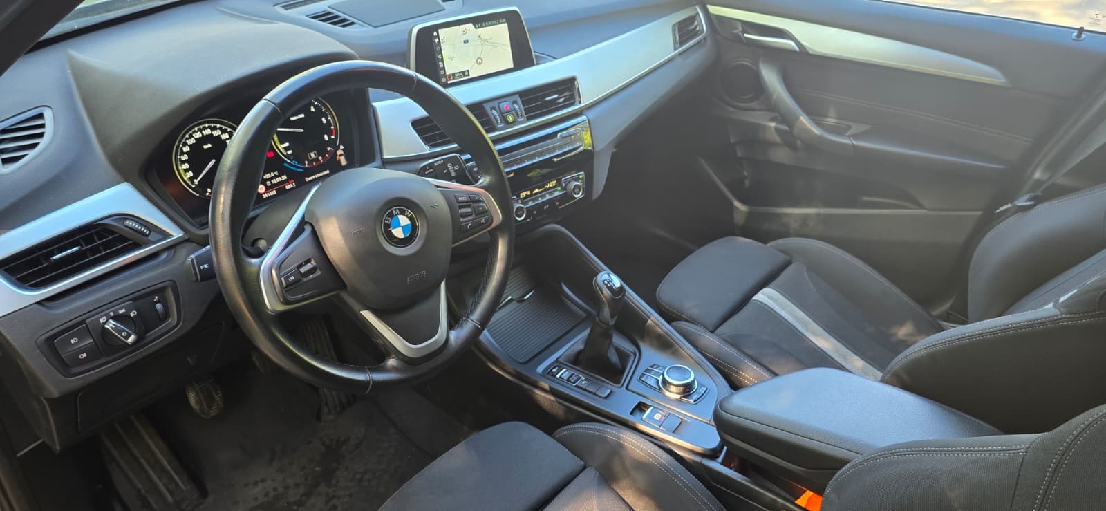 
								BMW X1 full									