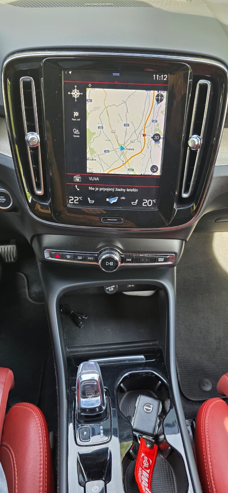 
								Volvo XC40 full									