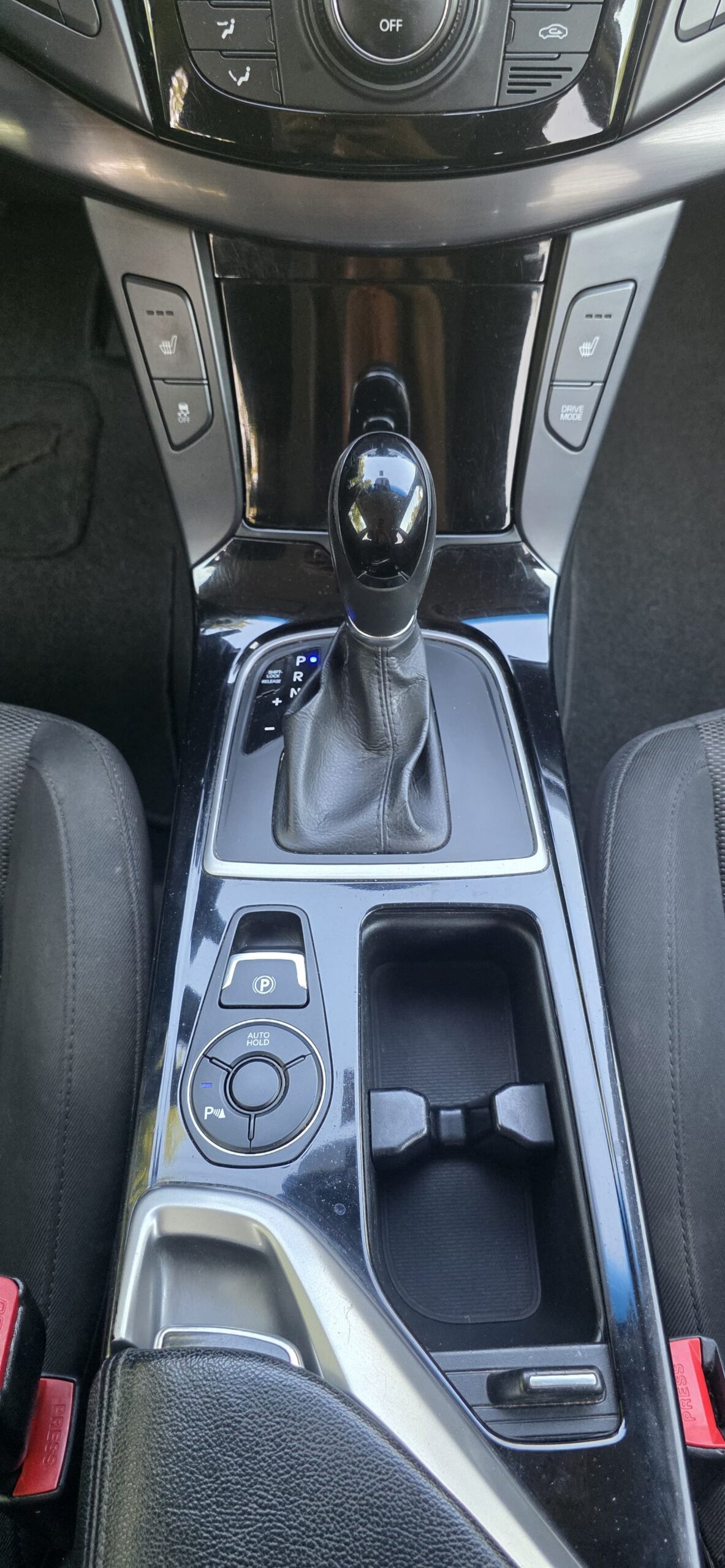 
								Hyundai i40 full									