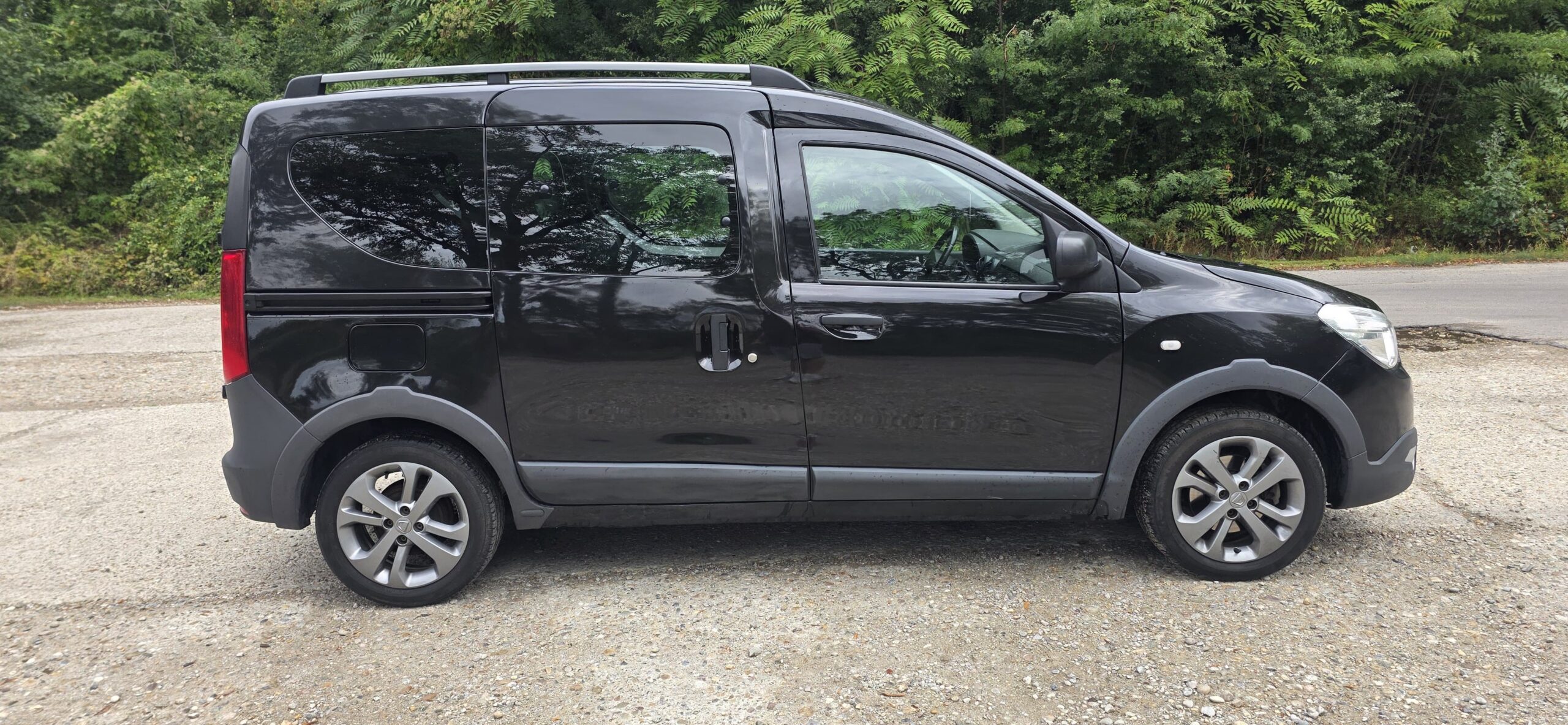 
								Dacia Dokker full									