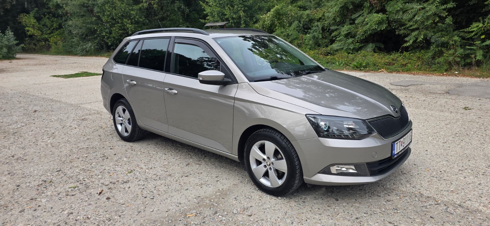 
								Škoda Fabia 1,2TSI full									