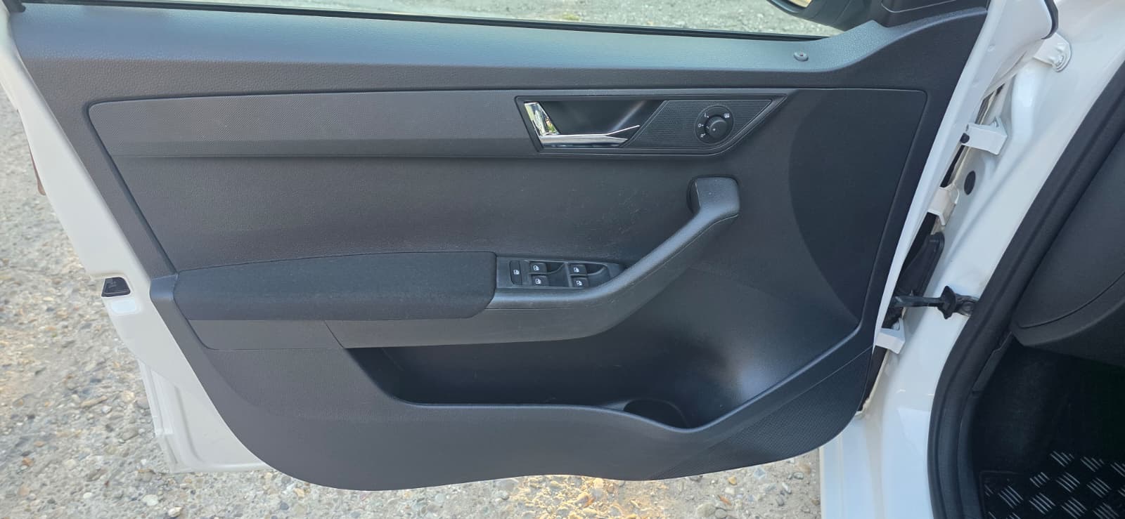 
								Škoda Fabia full									