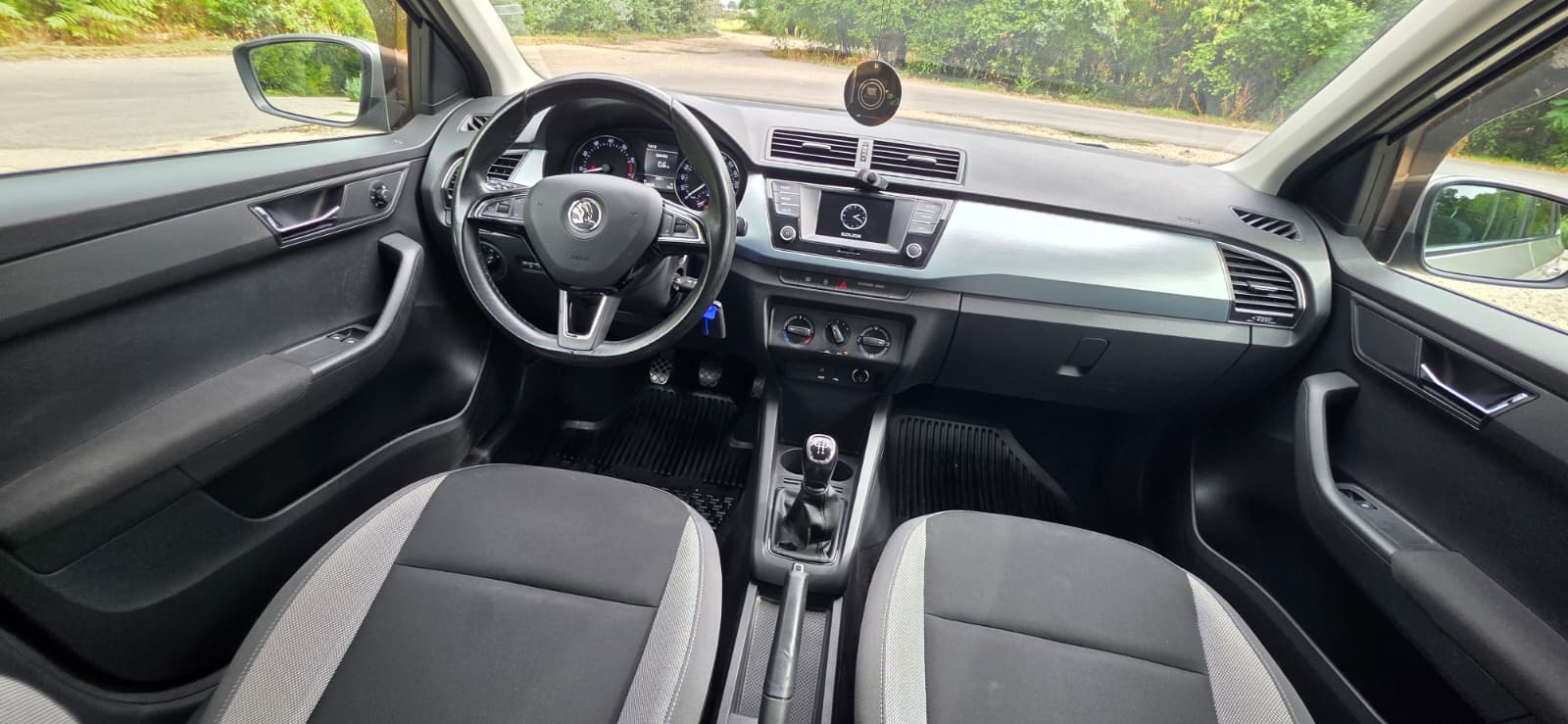 
								Škoda Fabia 1,2TSI full									