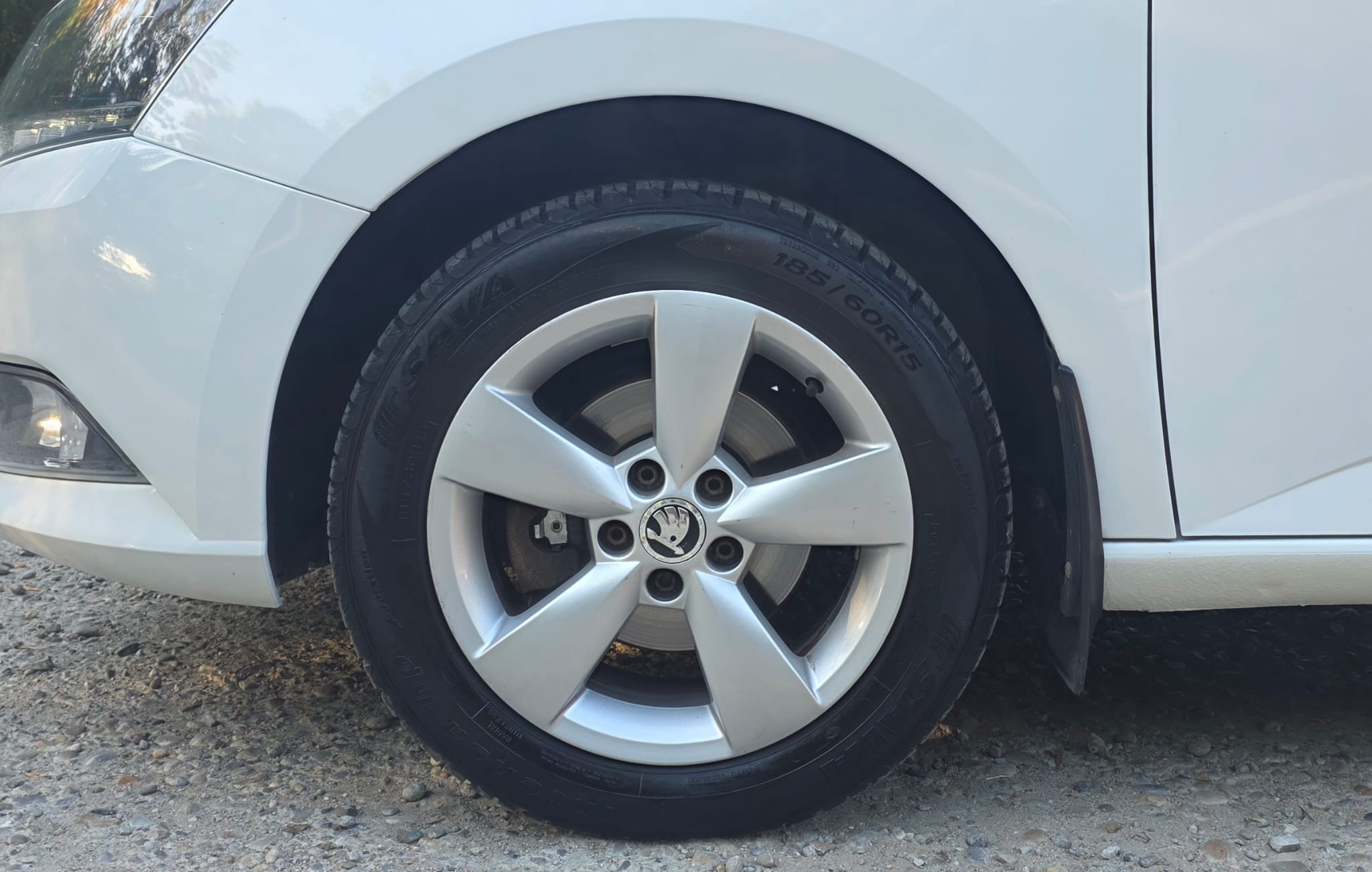 
								Škoda Fabia full									