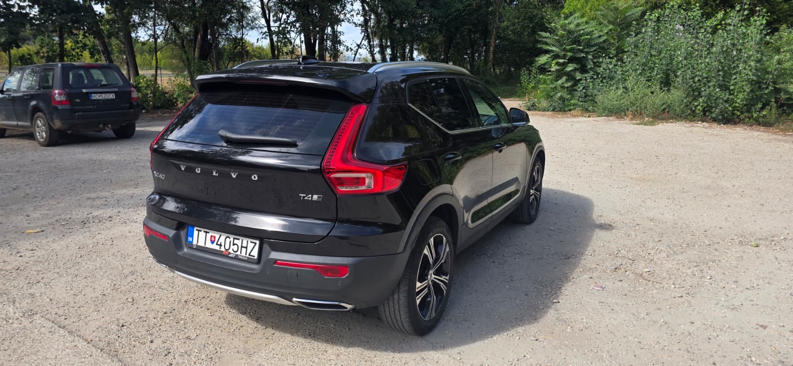 
								Volvo XC40 full									