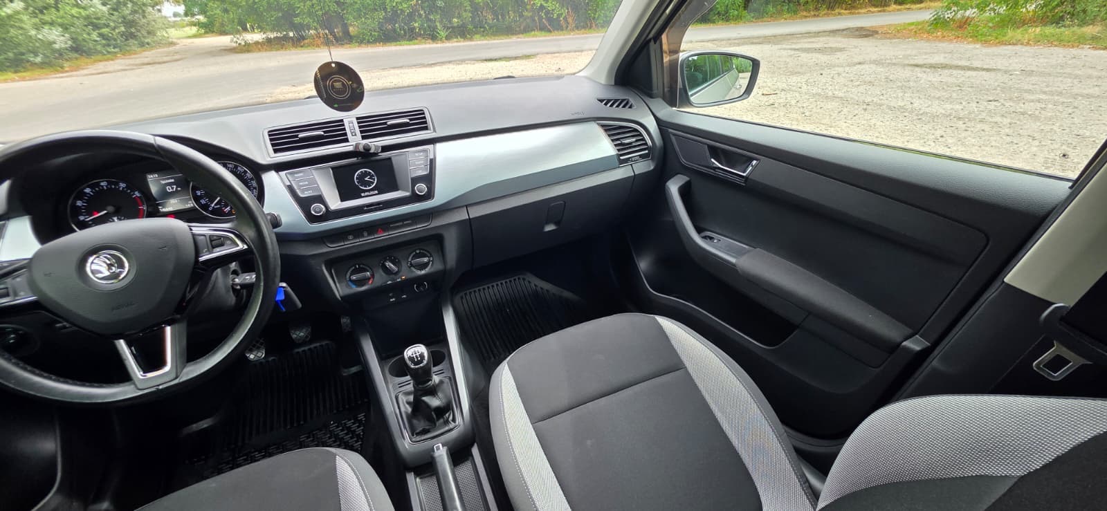 
								Škoda Fabia 1,2TSI full									