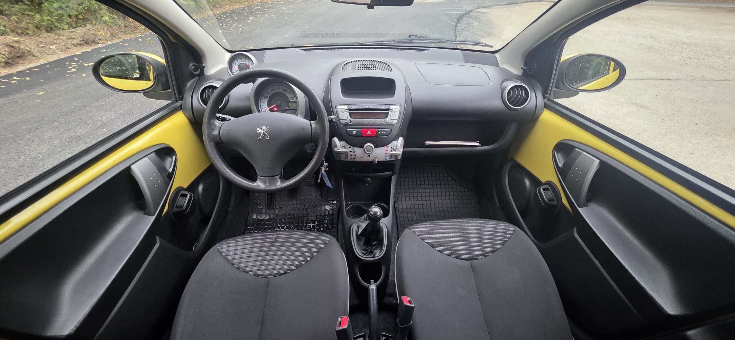 
								Peugeot 107 full									