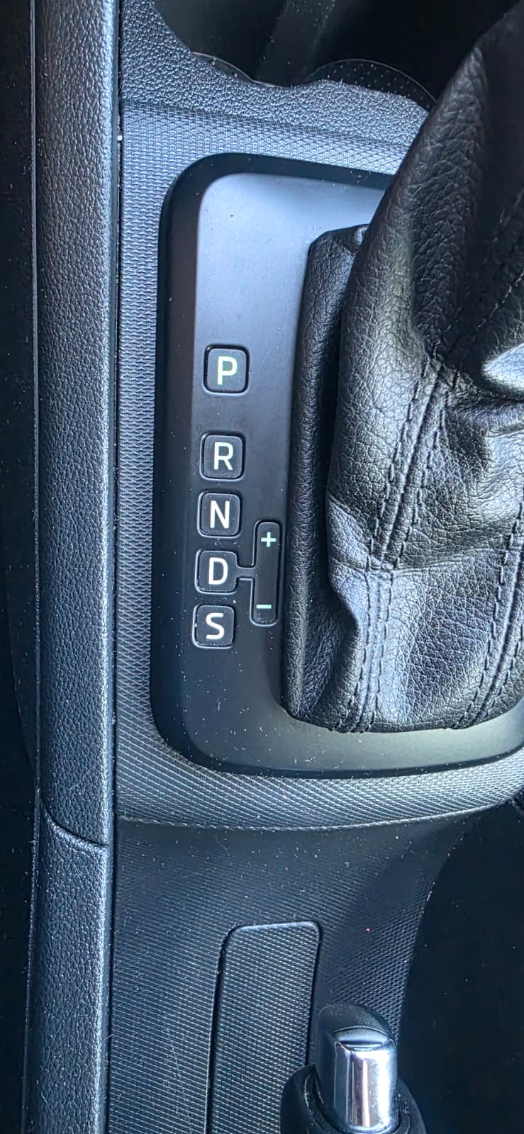 
								Škoda Rapid 1,4TSI Automat full									