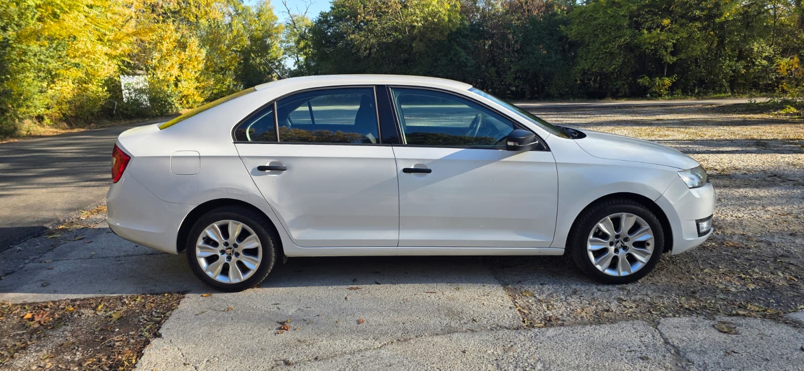 
								Škoda Rapid full									