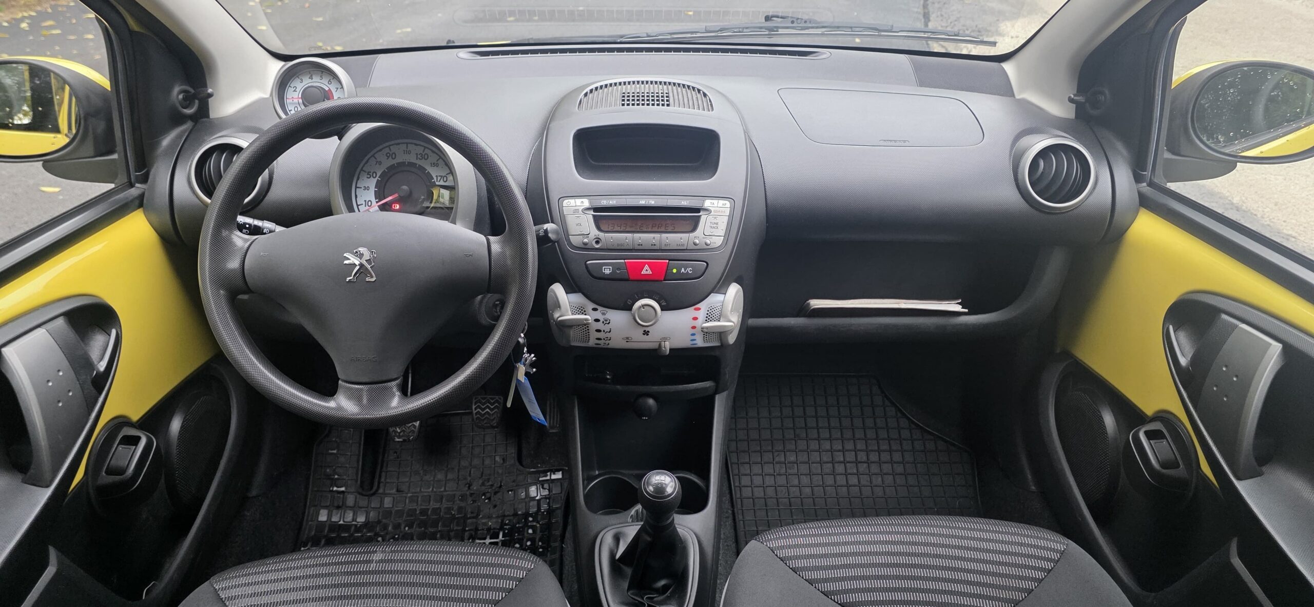 
								Peugeot 107 full									