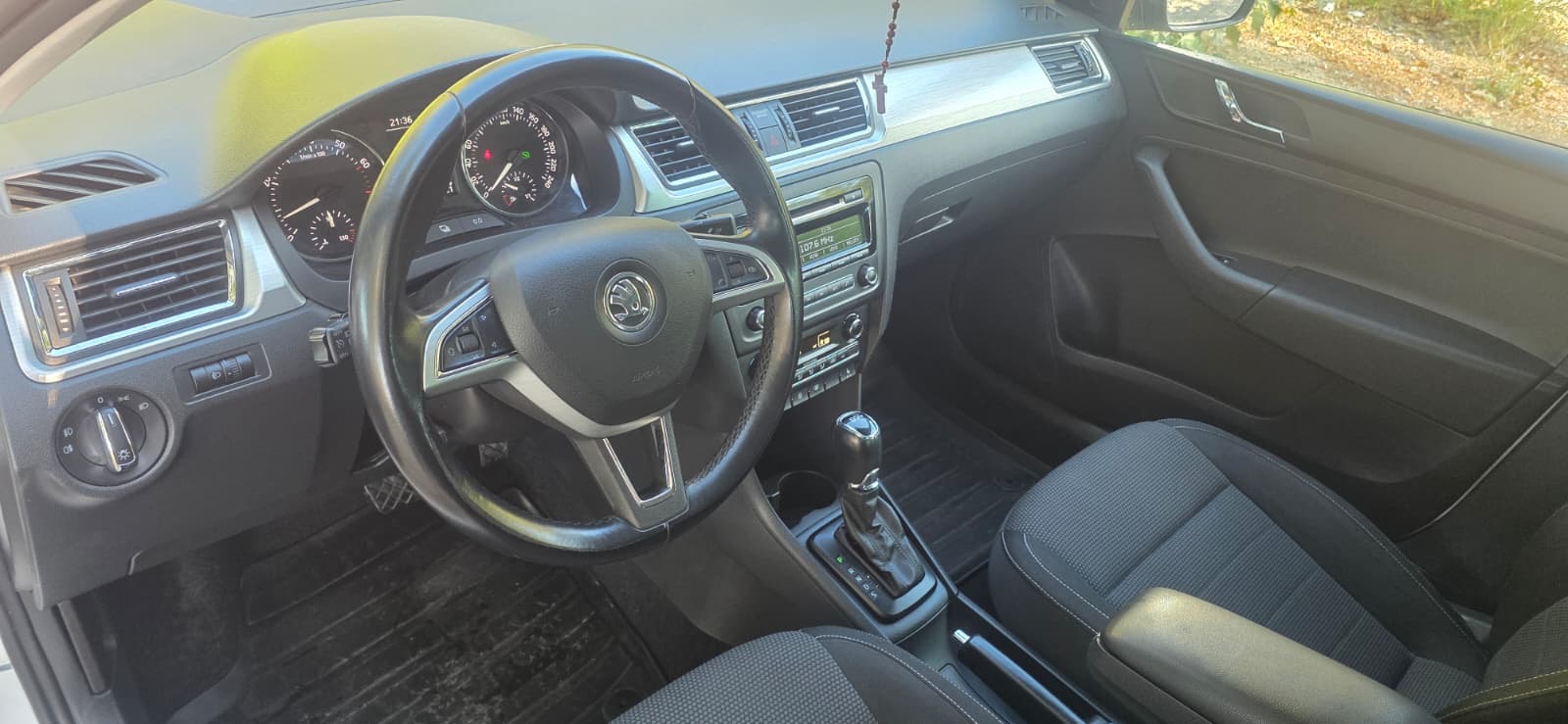 
								Škoda Rapid 1,4TSI Automat full									