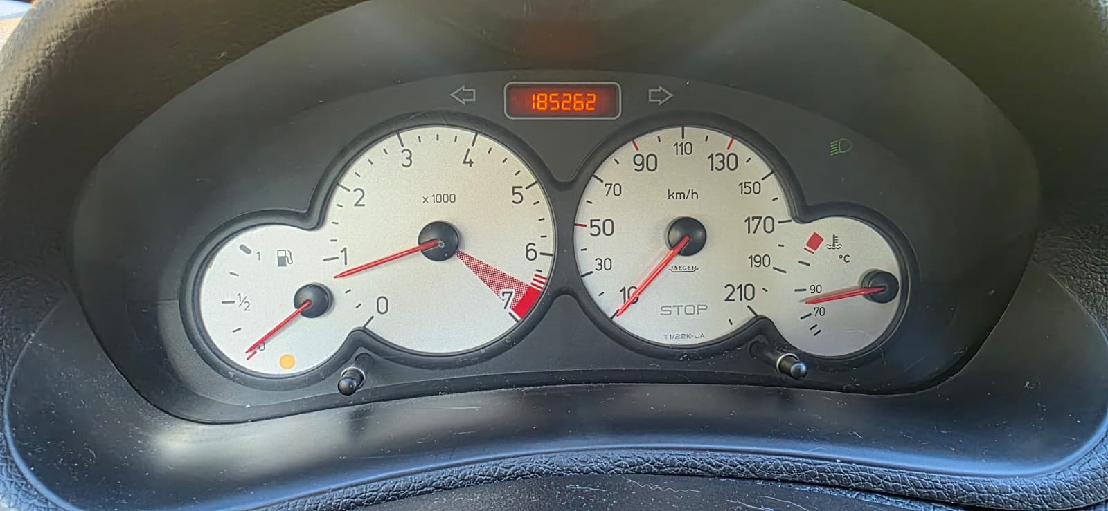 
								Peugeot 206 full									