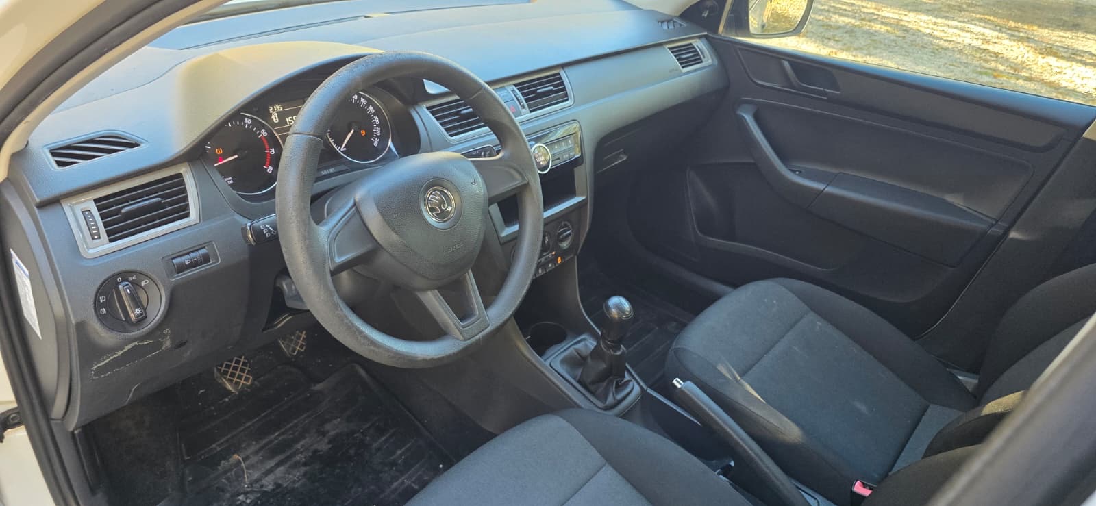 
								Škoda Rapid full									