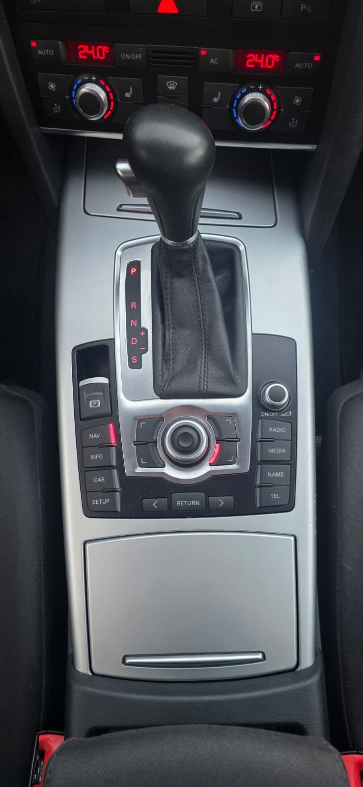 
								Audi A6 2,0TDI full									