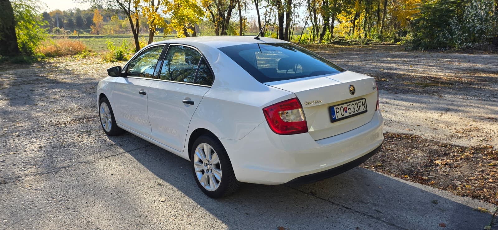 
								Škoda Rapid full									
