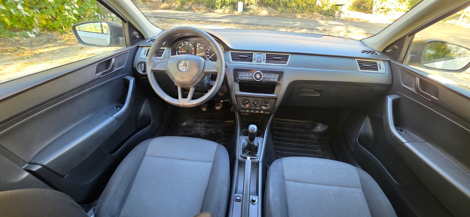 
								Škoda Rapid full									